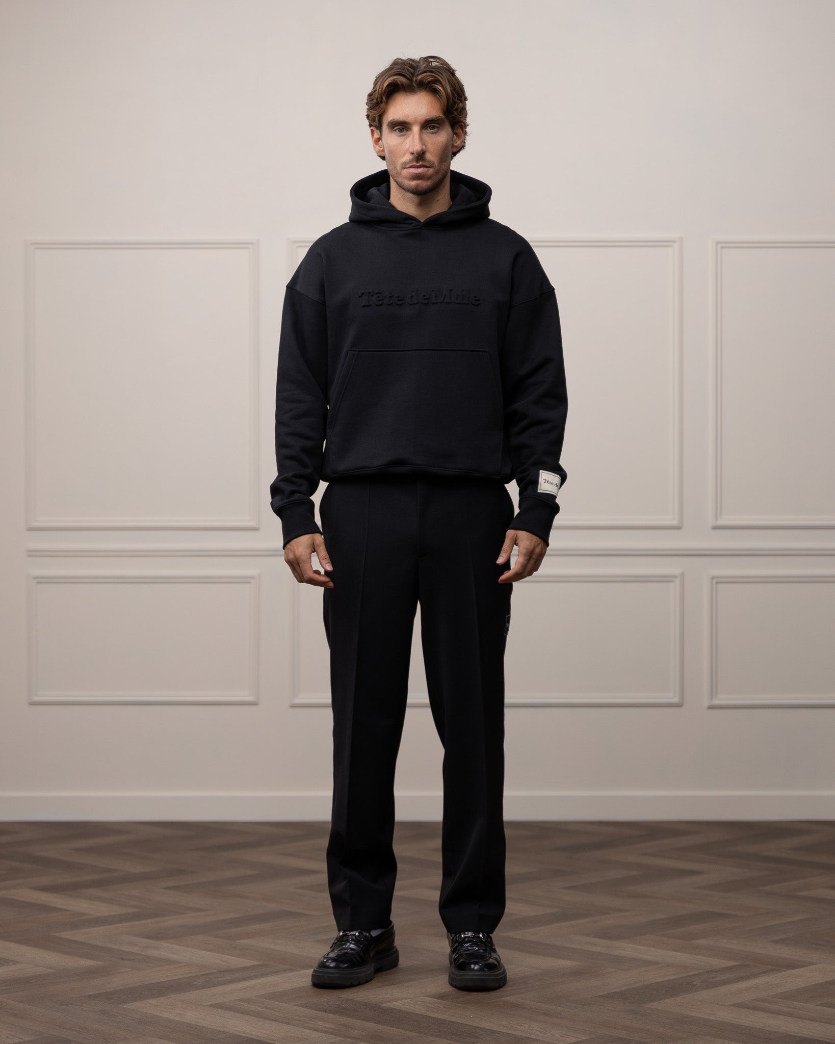 Model is 180cm wearing M.