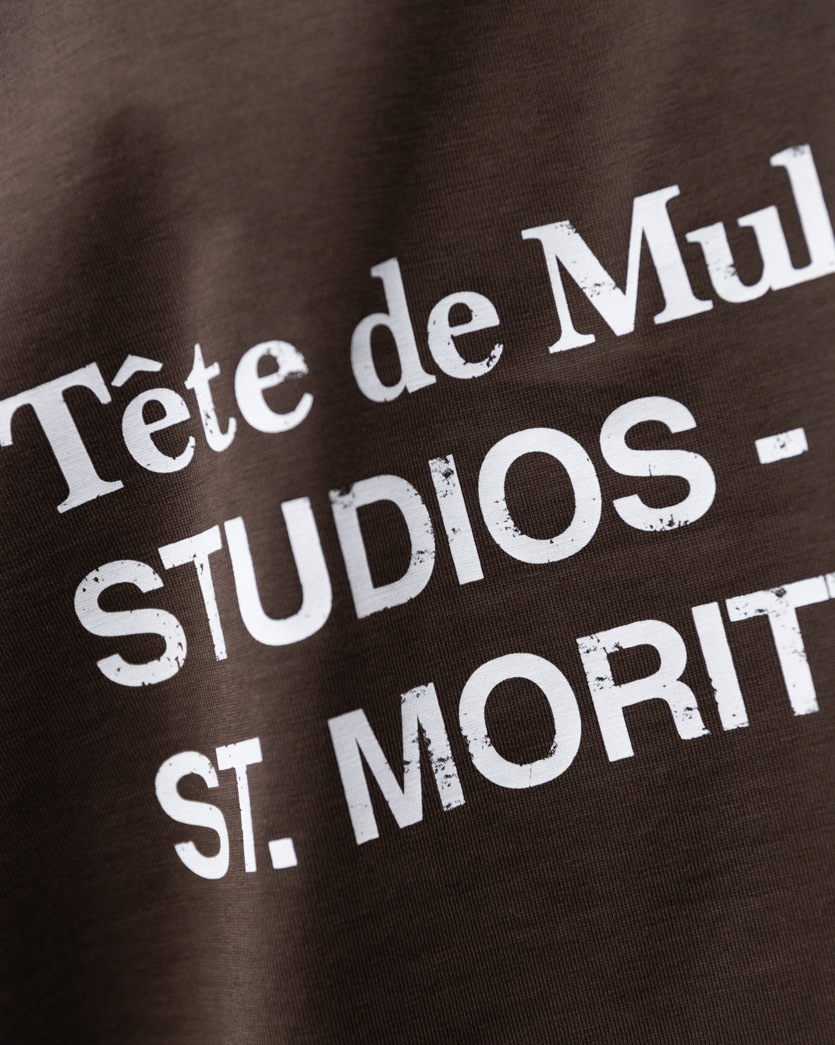 Das Studios-T-Shirt